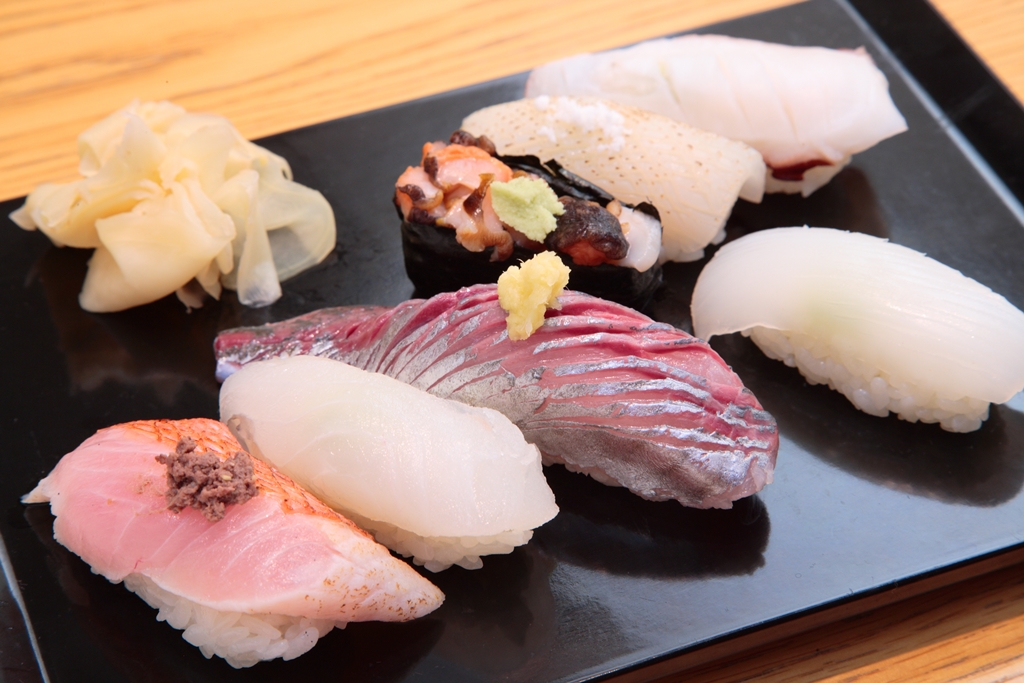 64 years of holding sushi in Katsuura